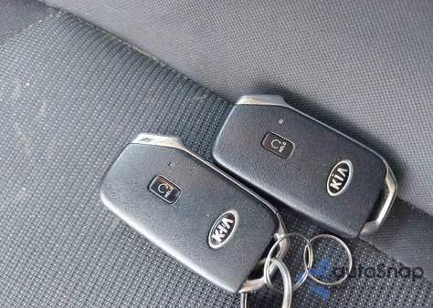 2021 Kia K5 Lxs z USA, uszkodzony, nr VIN 5XXG14J26MG054961